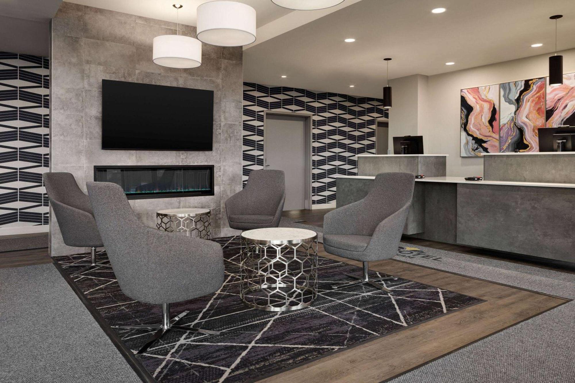 Microtel Inn & Suites By Wyndham Boisbriand Sainte-Therese Экстерьер фото